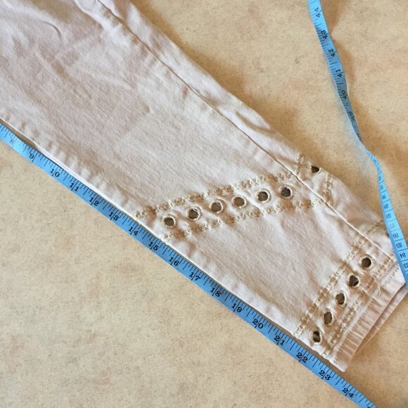 COCO Y Club Beige Capris - Picture 7 of 7